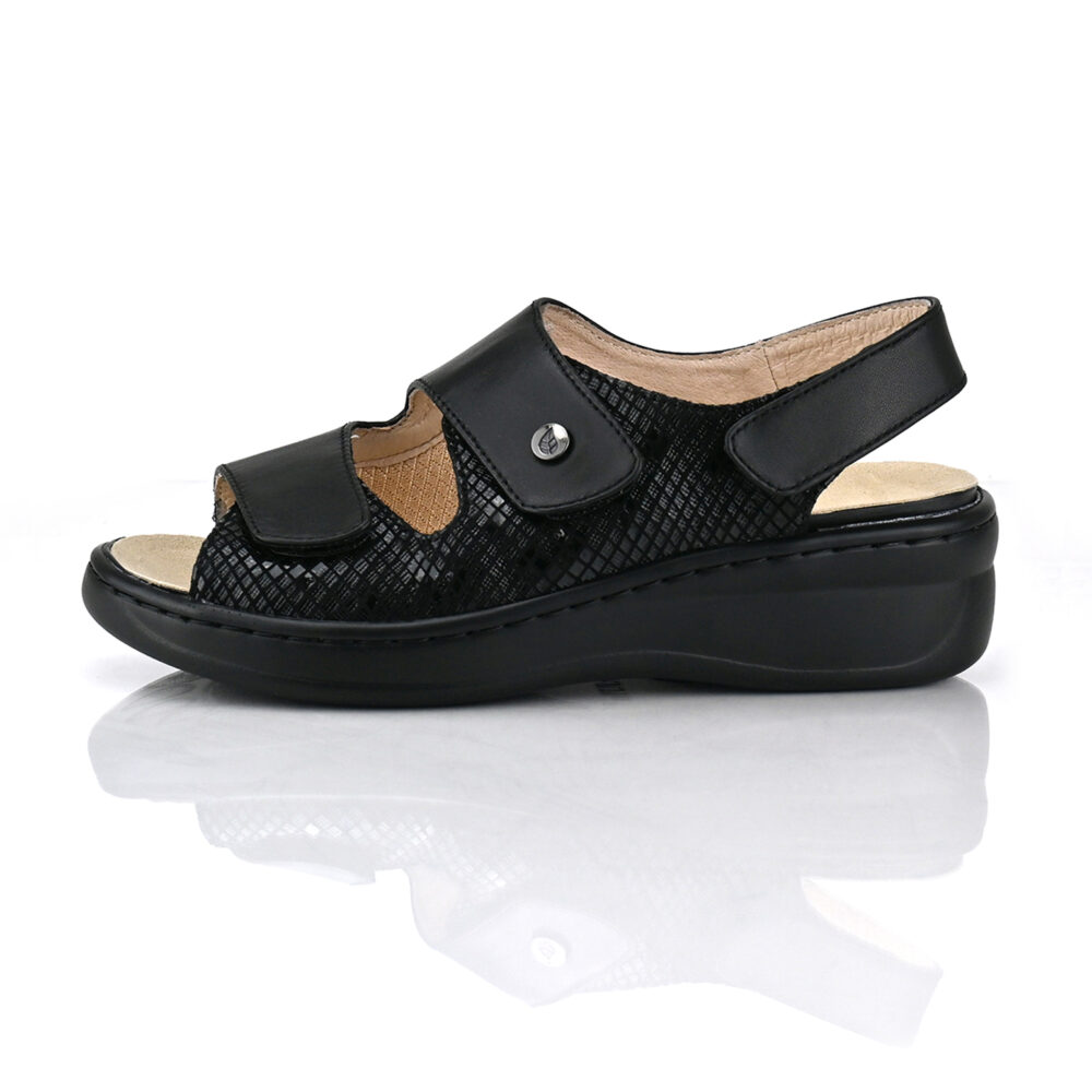 סנדלי מלאגה בצבע שחור