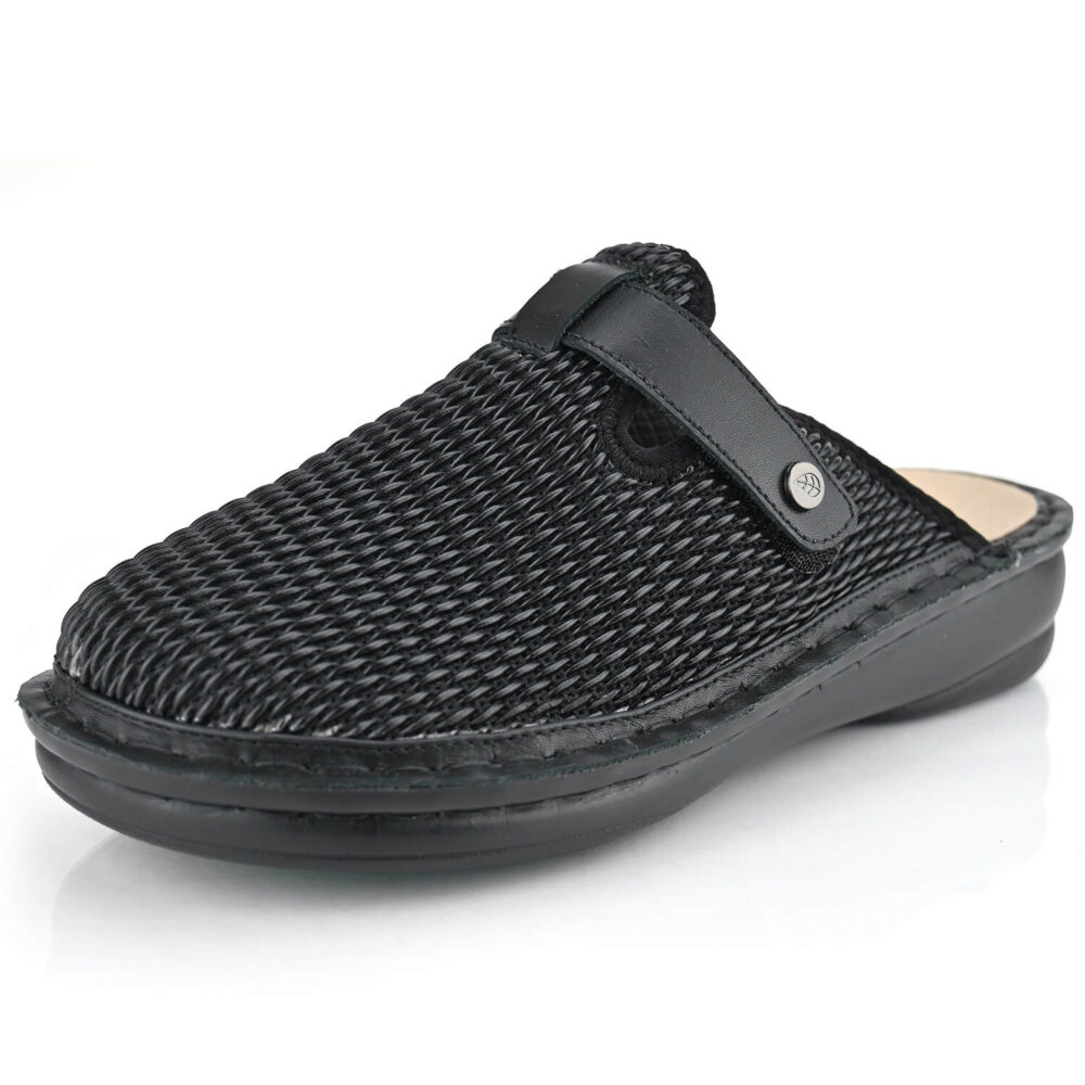 כפכפים דגם Sofia בצבע שחור עם טקסטורה